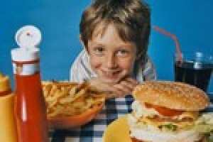 Большинство детей в США питаются вредной пищей