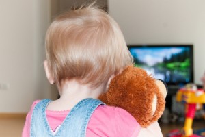Ребенок у телевизора – плохо или хорошо?