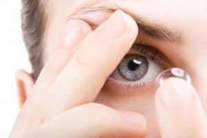 Вред контактных линз для глаз
