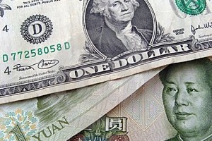 Китайский юань все более теснит американский доллар
