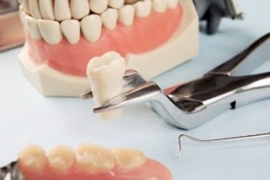 Рефракционная замена хрусталика как протезирование зубов
