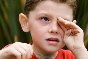 Синдром сухого глаза у детей: причины, симптомы и лечение