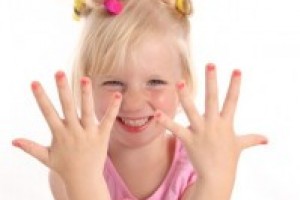 Детский маникюр — необходимая гигиеническая процедура