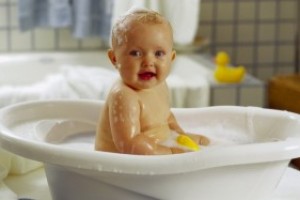 Что именно необходимо приготовить для купания новорожденного малыша?