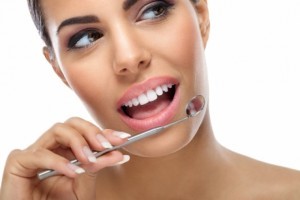 Об имплантации зубов: как она проводится и каковы её преимущества?