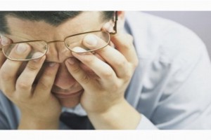Как лечить слезящийся глаз